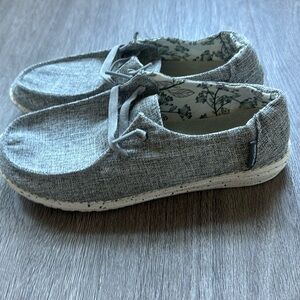 hey dude wendy linen size 6